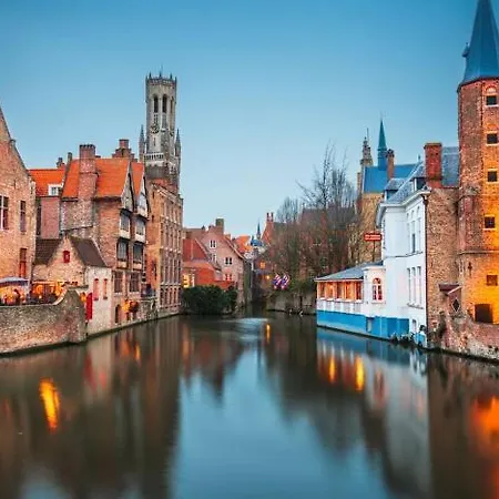 La Maison Noire Au Coin Brugge